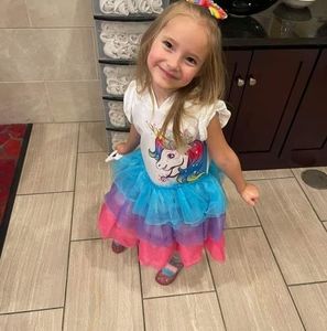 Meet your Posher, Cassandra